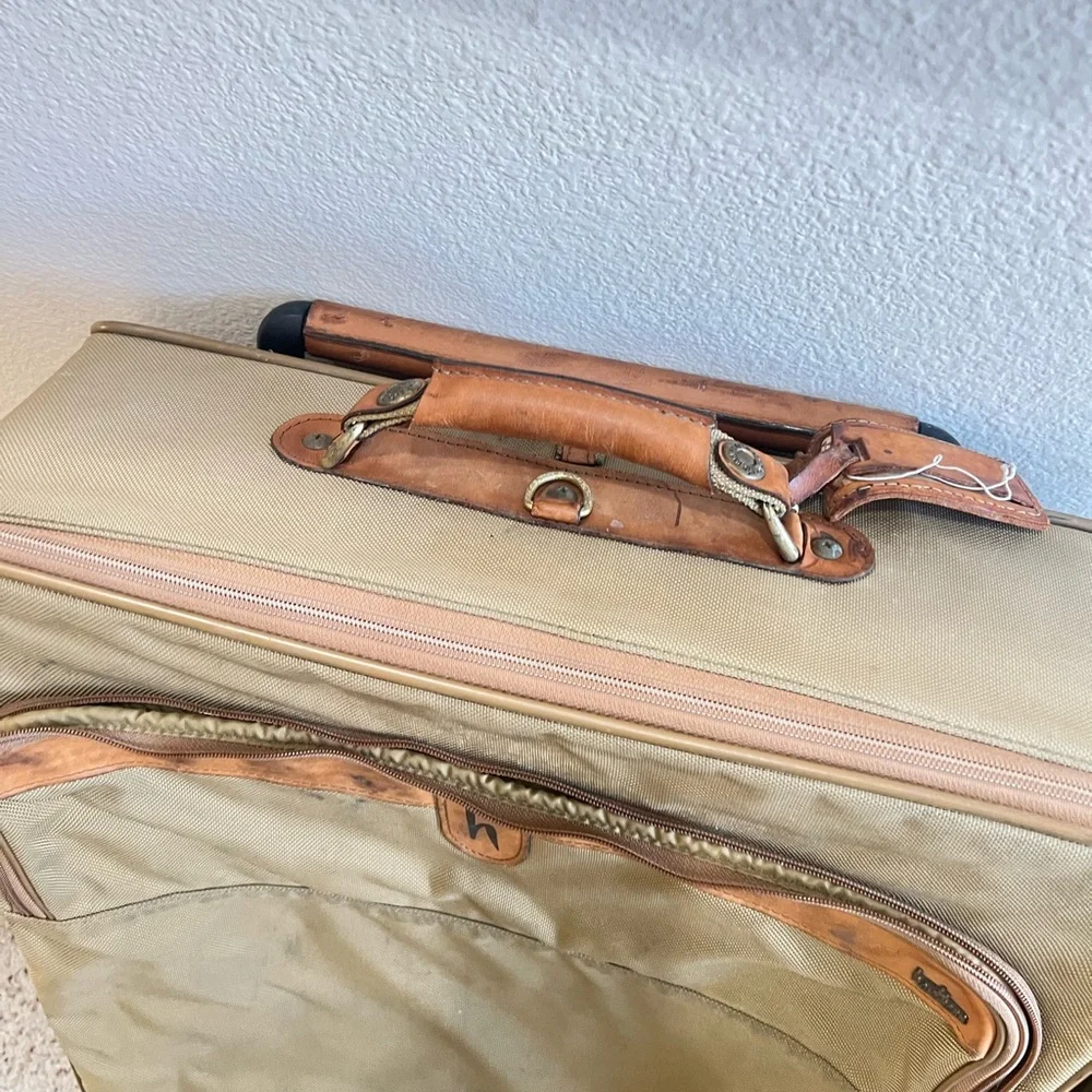 HARTMANN Nylon Leather trim Travel Luggage CarryOn Bag‎ Travel two read bellow